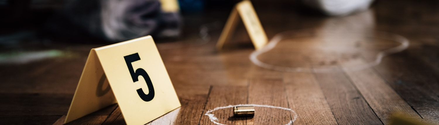 crime-scene-detective-examining-evidence (1)